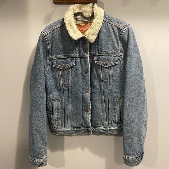 Levi’s Sherpa Jean Jacket - Picture 1 of 3